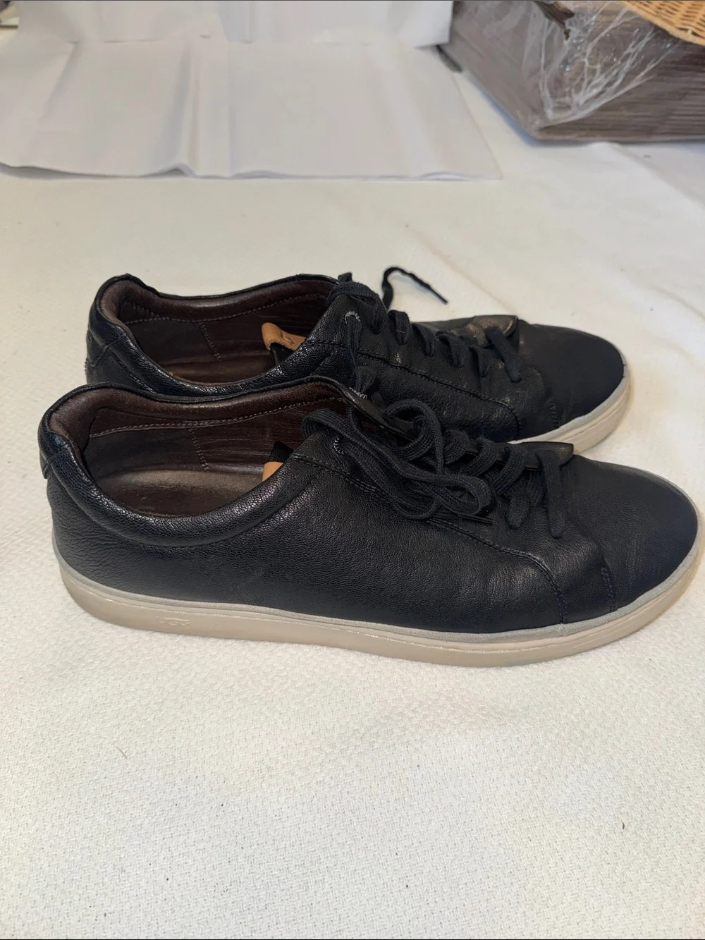 UGG Men's Black Leather Low-Top Sneakers with Tan Logo Tab Size 15